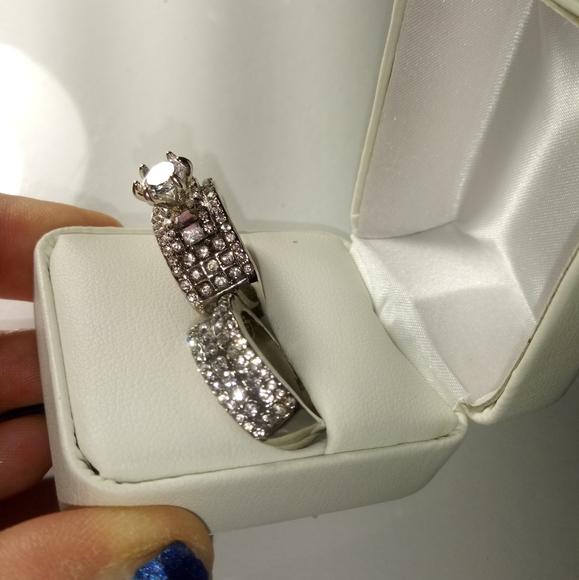 Remarkable Wedding Set - Picture 7 of 7